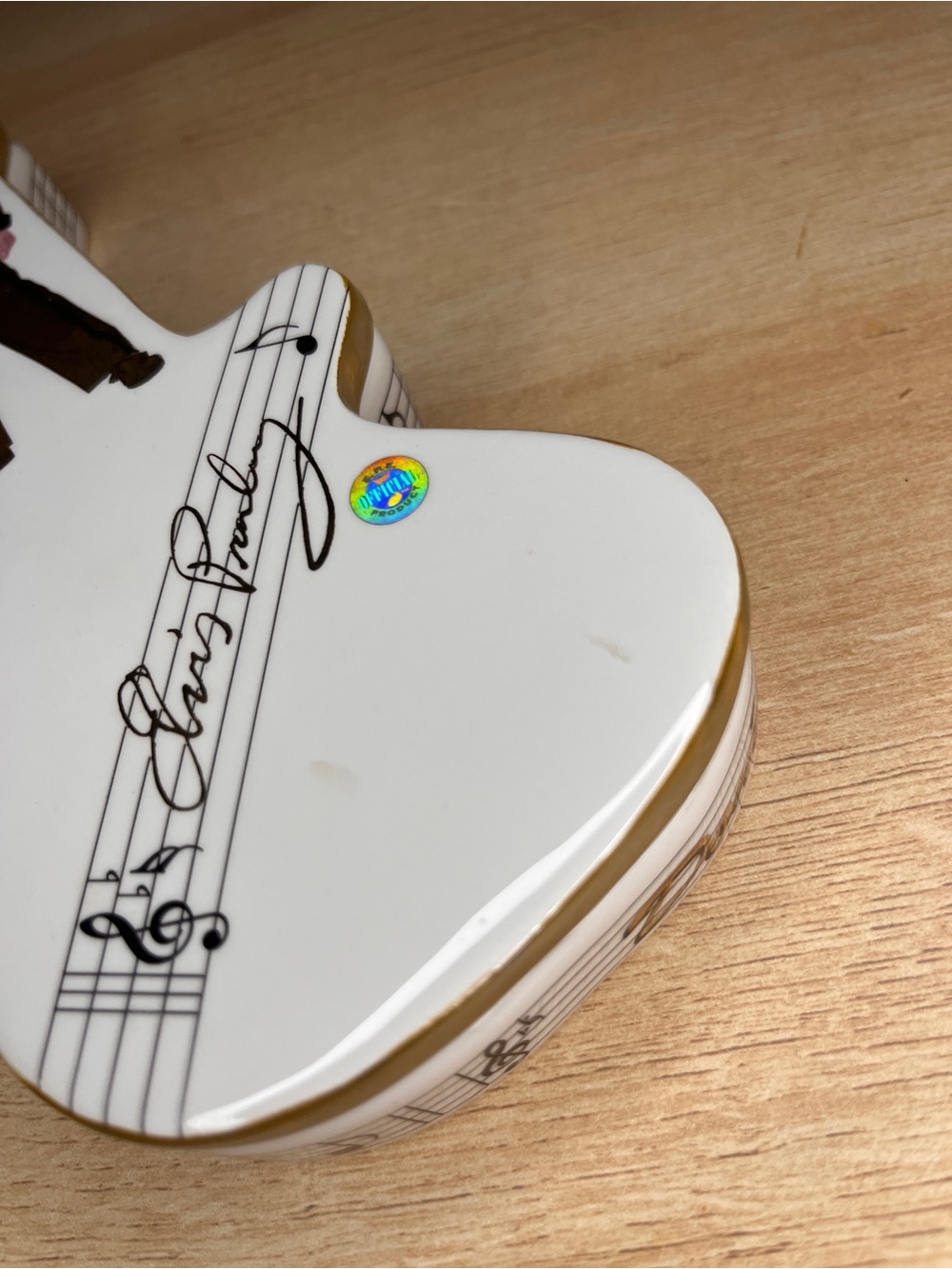 Elvis Presley Signature Guitar Porcelain Trinket Box - Picture 5 of 9